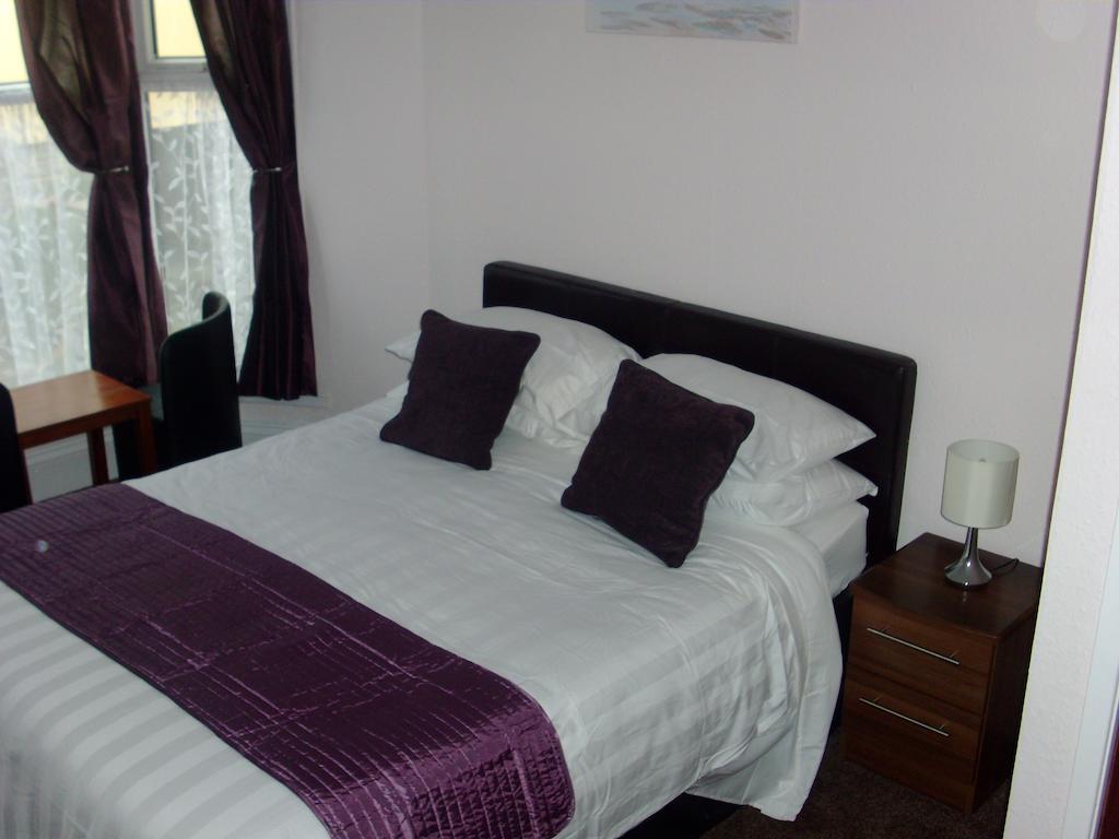 Lockinbar Holiday Apartments Тенбі Номер фото