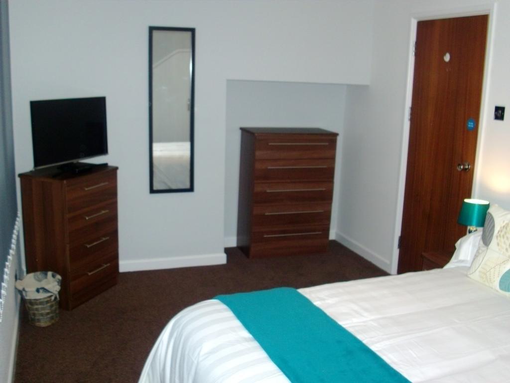 Lockinbar Holiday Apartments Тенбі Екстер'єр фото