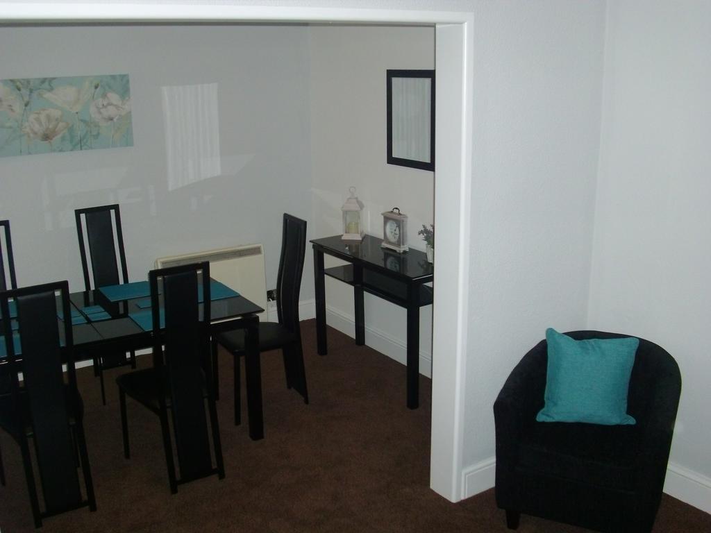 Lockinbar Holiday Apartments Тенбі Номер фото