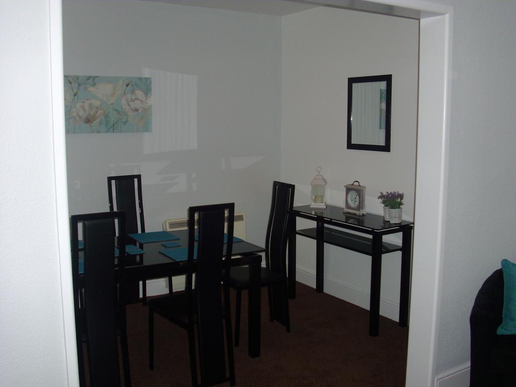 Lockinbar Holiday Apartments Тенбі Екстер'єр фото