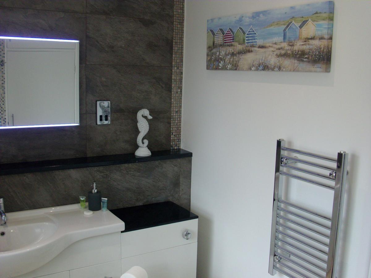Lockinbar Holiday Apartments Тенбі Екстер'єр фото