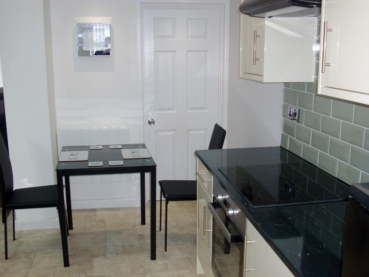 Lockinbar Holiday Apartments Тенбі Екстер'єр фото